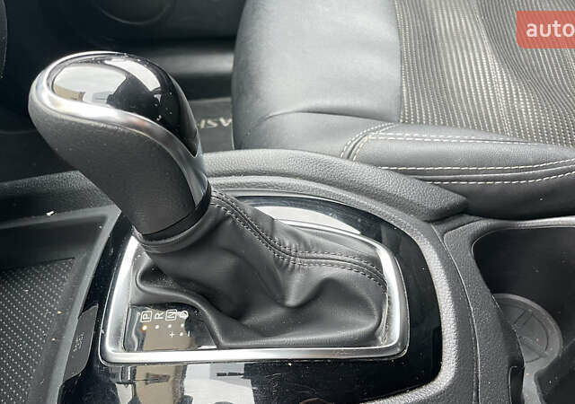 Білий Ніссан Rogue Sport, об'ємом двигуна 2 л та пробігом 62 тис. км за 14800 $, фото 40 на Automoto.ua