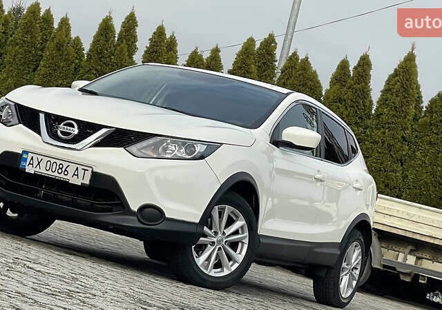 Білий Ніссан Rogue Sport, об'ємом двигуна 2 л та пробігом 62 тис. км за 14800 $, фото 9 на Automoto.ua