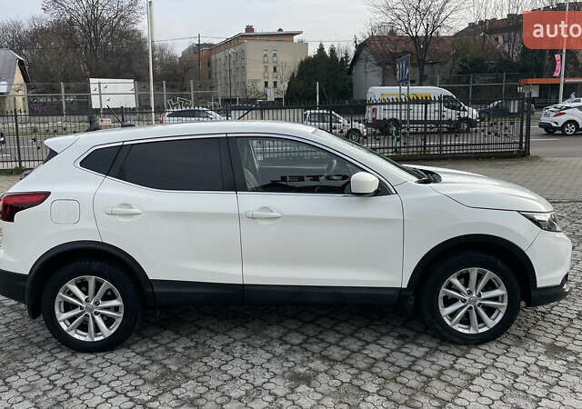 Білий Ніссан Rogue Sport, об'ємом двигуна 2 л та пробігом 62 тис. км за 14800 $, фото 17 на Automoto.ua