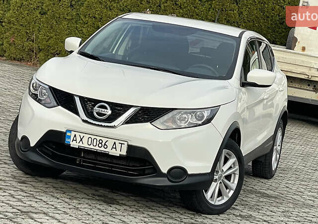 Білий Ніссан Rogue Sport, об'ємом двигуна 2 л та пробігом 62 тис. км за 14800 $, фото 3 на Automoto.ua