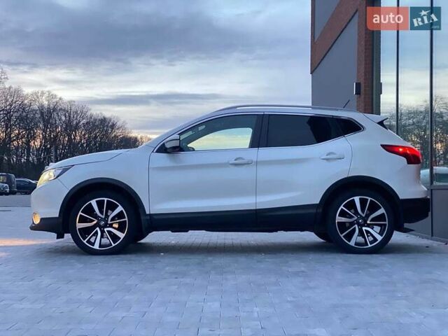 Белый Ниссан Rogue Sport, объемом двигателя 2 л и пробегом 61 тыс. км за 17690 $, фото 5 на Automoto.ua