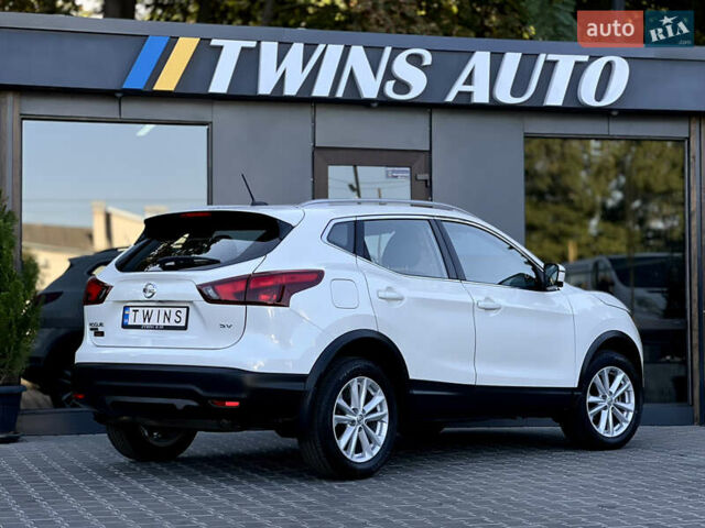 Белый Ниссан Rogue Sport, объемом двигателя 0 л и пробегом 68 тыс. км за 17900 $, фото 19 на Automoto.ua