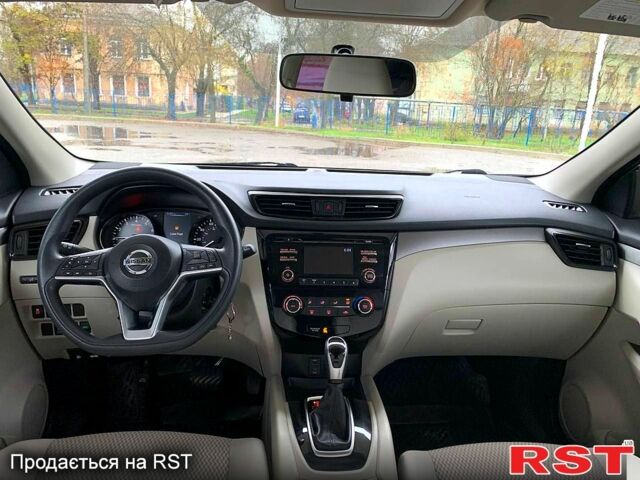 Білий Ніссан Rogue Sport, об'ємом двигуна 2 л та пробігом 131 тис. км за 11999 $, фото 4 на Automoto.ua