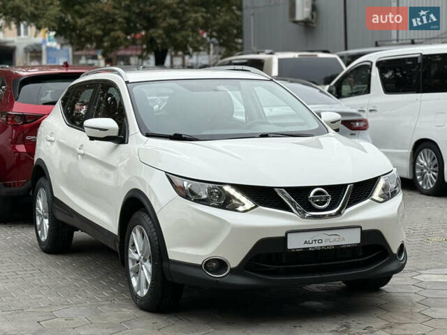 Белый Ниссан Rogue Sport, объемом двигателя 2 л и пробегом 68 тыс. км за 16900 $, фото 3 на Automoto.ua