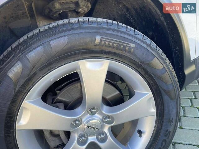 Білий Ніссан Rogue Sport, об'ємом двигуна 2 л та пробігом 98 тис. км за 14700 $, фото 11 на Automoto.ua