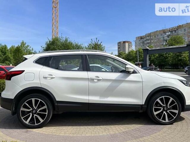 Білий Ніссан Rogue Sport, об'ємом двигуна 2 л та пробігом 76 тис. км за 18800 $, фото 7 на Automoto.ua