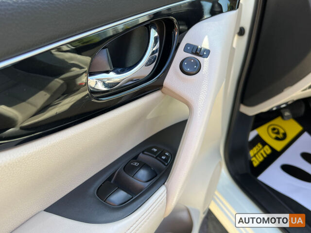 Белый Ниссан Rogue Sport, объемом двигателя 2 л и пробегом 80 тыс. км за 15999 $, фото 15 на Automoto.ua