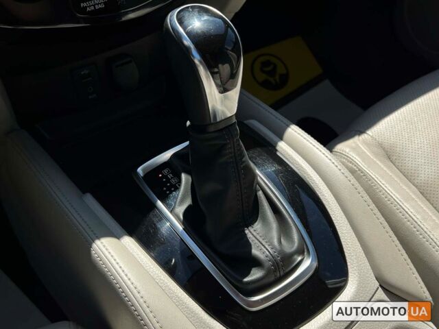 Белый Ниссан Rogue Sport, объемом двигателя 2 л и пробегом 80 тыс. км за 15999 $, фото 12 на Automoto.ua