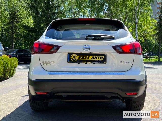 Белый Ниссан Rogue Sport, объемом двигателя 2 л и пробегом 80 тыс. км за 15999 $, фото 5 на Automoto.ua
