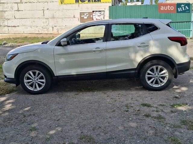 Белый Ниссан Rogue Sport, объемом двигателя 2 л и пробегом 155 тыс. км за 15500 $, фото 17 на Automoto.ua
