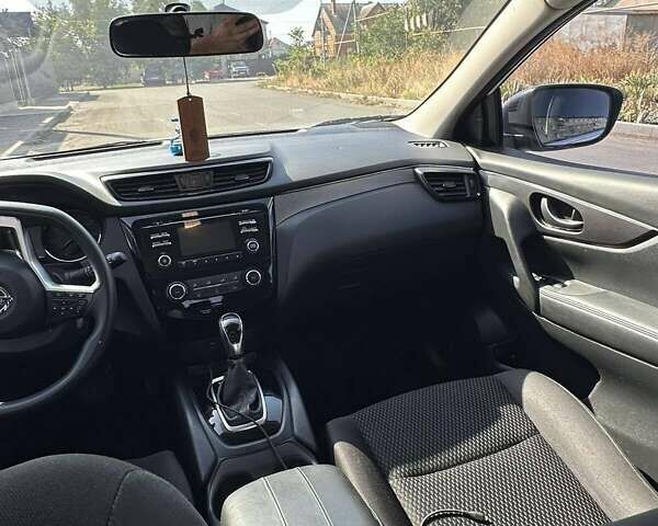 Білий Ніссан Rogue Sport, об'ємом двигуна 2 л та пробігом 98 тис. км за 14700 $, фото 17 на Automoto.ua