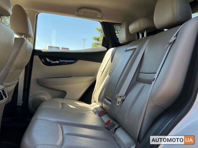 Белый Ниссан Rogue Sport, объемом двигателя 2 л и пробегом 80 тыс. км за 15999 $, фото 9 на Automoto.ua