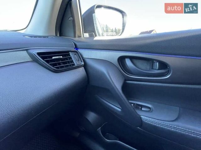 Білий Ніссан Rogue Sport, об'ємом двигуна 2 л та пробігом 98 тис. км за 14700 $, фото 21 на Automoto.ua