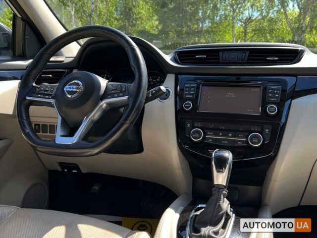 Белый Ниссан Rogue Sport, объемом двигателя 2 л и пробегом 80 тыс. км за 15999 $, фото 13 на Automoto.ua