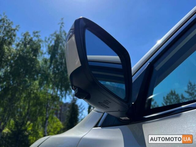 Белый Ниссан Rogue Sport, объемом двигателя 2 л и пробегом 80 тыс. км за 15999 $, фото 14 на Automoto.ua