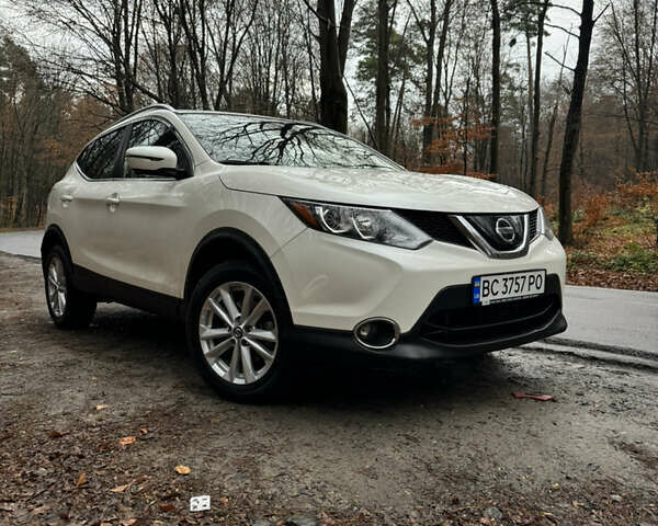 Белый Ниссан Rogue Sport, объемом двигателя 2 л и пробегом 81 тыс. км за 16500 $, фото 4 на Automoto.ua