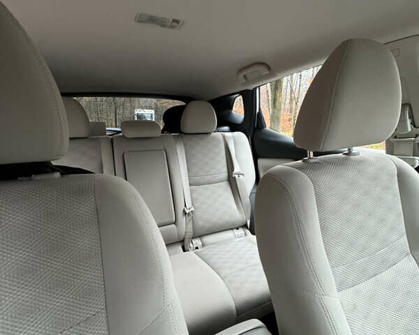 Белый Ниссан Rogue Sport, объемом двигателя 2 л и пробегом 81 тыс. км за 16500 $, фото 11 на Automoto.ua