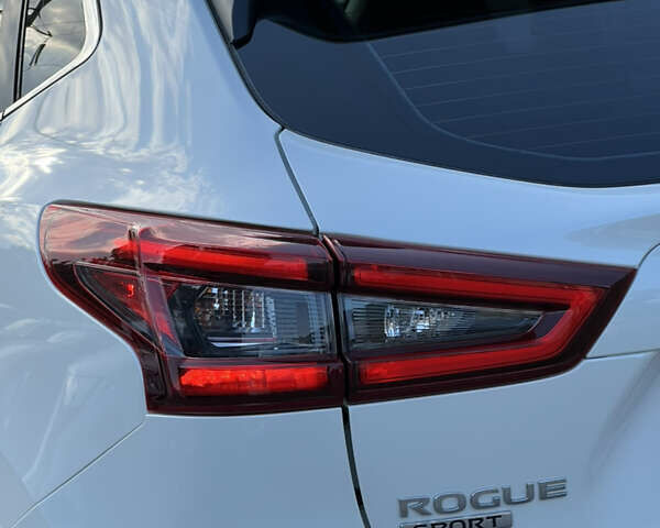 Білий Ніссан Rogue Sport, об'ємом двигуна 2 л та пробігом 32 тис. км за 19400 $, фото 12 на Automoto.ua