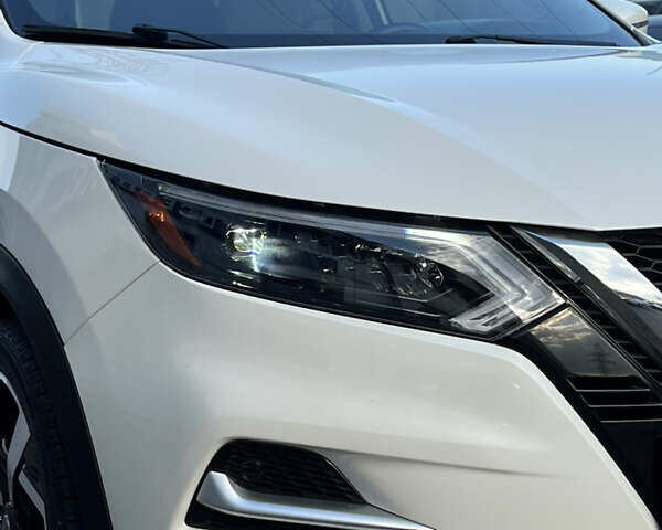 Білий Ніссан Rogue Sport, об'ємом двигуна 2 л та пробігом 32 тис. км за 19400 $, фото 10 на Automoto.ua