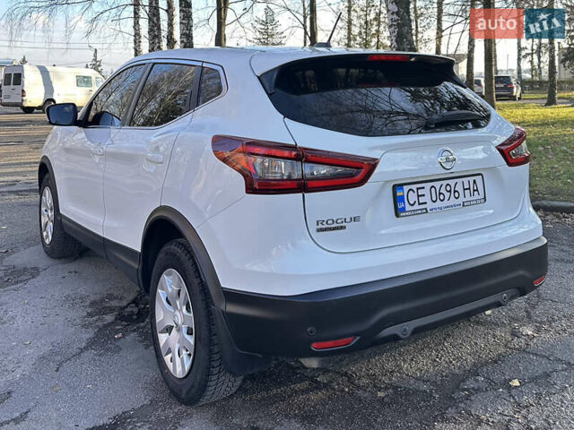Белый Ниссан Rogue Sport, объемом двигателя 2 л и пробегом 42 тыс. км за 16000 $, фото 2 на Automoto.ua