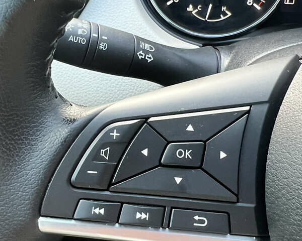 Білий Ніссан Rogue Sport, об'ємом двигуна 2 л та пробігом 32 тис. км за 19400 $, фото 45 на Automoto.ua