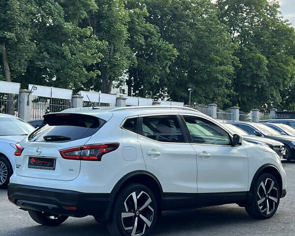 Білий Ніссан Rogue Sport, об'ємом двигуна 2 л та пробігом 32 тис. км за 19400 $, фото 6 на Automoto.ua