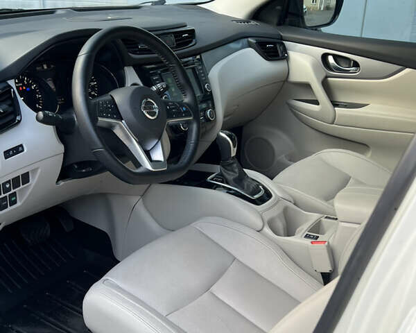 Білий Ніссан Rogue Sport, об'ємом двигуна 2 л та пробігом 32 тис. км за 19400 $, фото 18 на Automoto.ua
