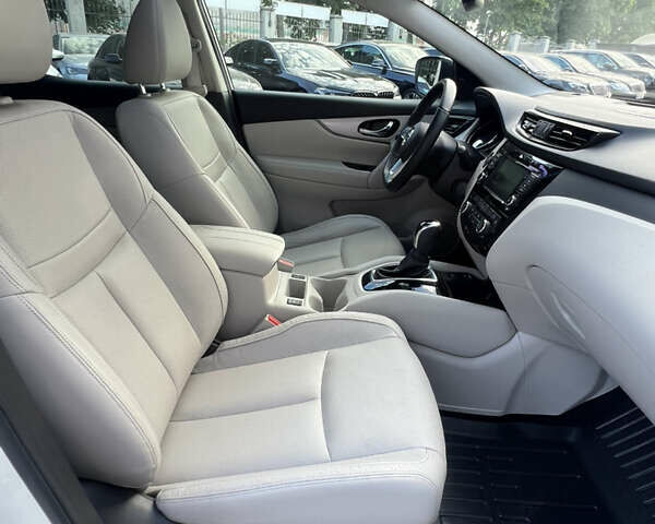 Білий Ніссан Rogue Sport, об'ємом двигуна 2 л та пробігом 32 тис. км за 19400 $, фото 37 на Automoto.ua