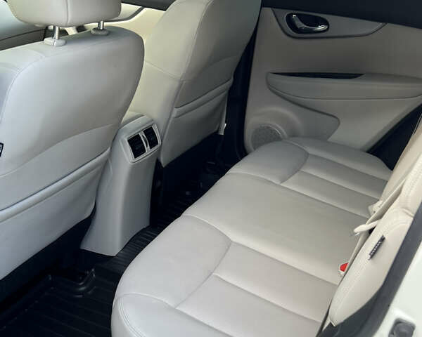 Білий Ніссан Rogue Sport, об'ємом двигуна 2 л та пробігом 32 тис. км за 19400 $, фото 30 на Automoto.ua