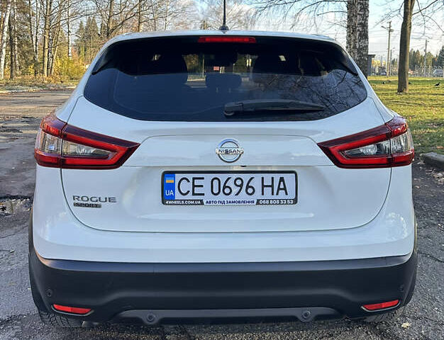 Белый Ниссан Rogue Sport, объемом двигателя 2 л и пробегом 42 тыс. км за 16000 $, фото 3 на Automoto.ua