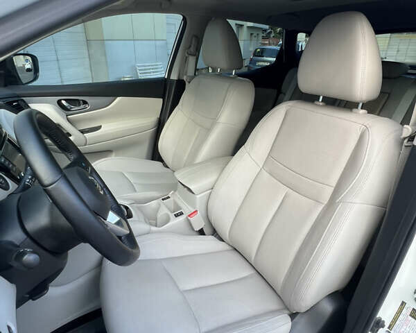 Білий Ніссан Rogue Sport, об'ємом двигуна 2 л та пробігом 32 тис. км за 19400 $, фото 24 на Automoto.ua