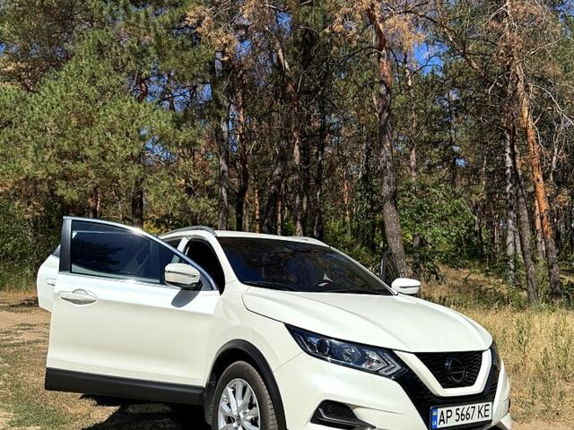 Белый Ниссан Rogue Sport, объемом двигателя 2 л и пробегом 46 тыс. км за 17600 $, фото 1 на Automoto.ua