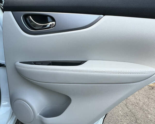 Білий Ніссан Rogue Sport, об'ємом двигуна 2 л та пробігом 32 тис. км за 19400 $, фото 36 на Automoto.ua