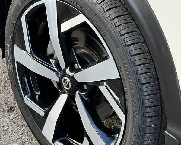 Білий Ніссан Rogue Sport, об'ємом двигуна 2 л та пробігом 32 тис. км за 19400 $, фото 15 на Automoto.ua
