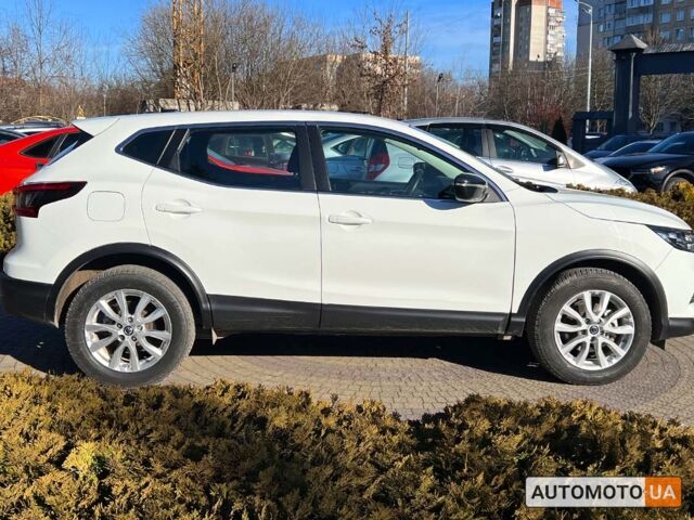 Білий Ніссан Rogue Sport, об'ємом двигуна 2 л та пробігом 74 тис. км за 16400 $, фото 7 на Automoto.ua