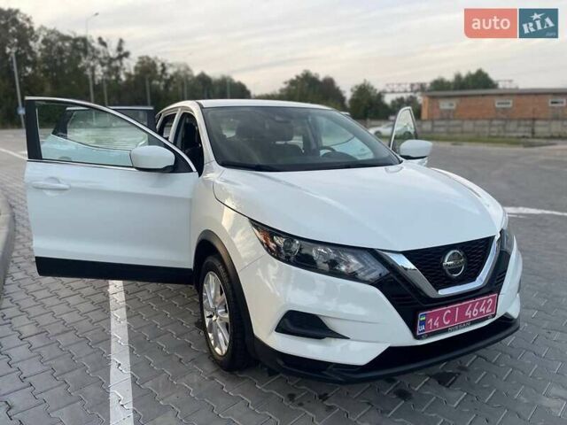 Белый Ниссан Rogue Sport, объемом двигателя 2 л и пробегом 101 тыс. км за 16700 $, фото 23 на Automoto.ua