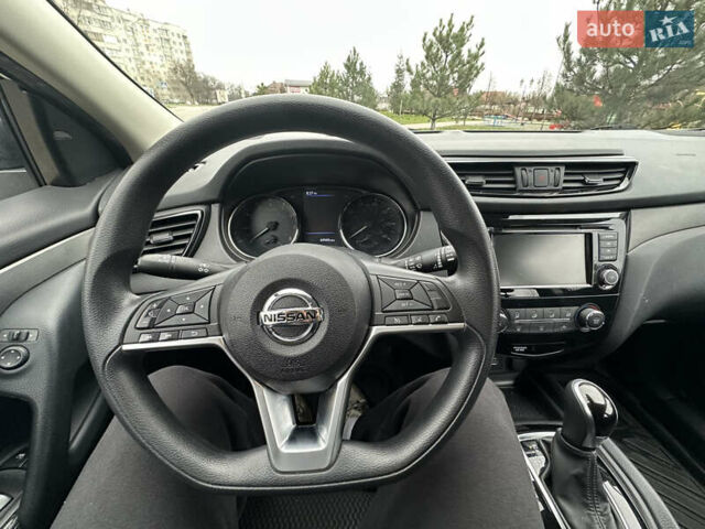 Белый Ниссан Rogue Sport, объемом двигателя 2 л и пробегом 111 тыс. км за 15500 $, фото 9 на Automoto.ua