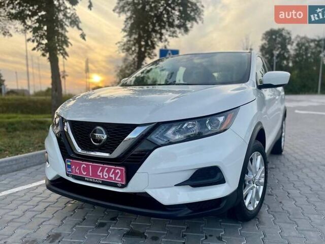 Белый Ниссан Rogue Sport, объемом двигателя 2 л и пробегом 101 тыс. км за 16700 $, фото 24 на Automoto.ua