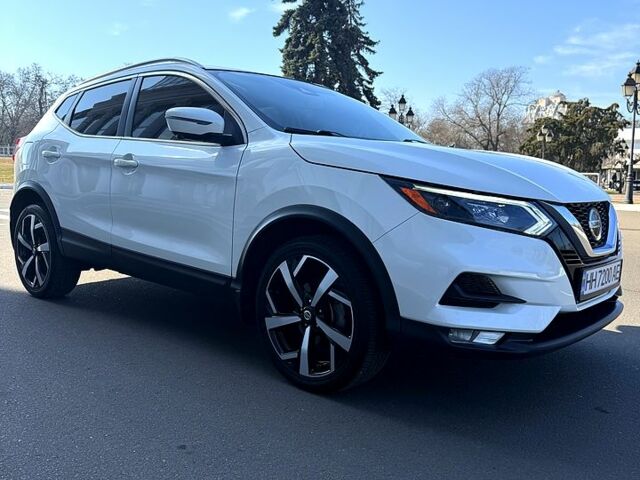 Белый Ниссан Rogue Sport, объемом двигателя 2 л и пробегом 27 тыс. км за 22900 $, фото 3 на Automoto.ua