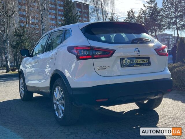 Білий Ніссан Rogue Sport, об'ємом двигуна 2 л та пробігом 74 тис. км за 16400 $, фото 4 на Automoto.ua