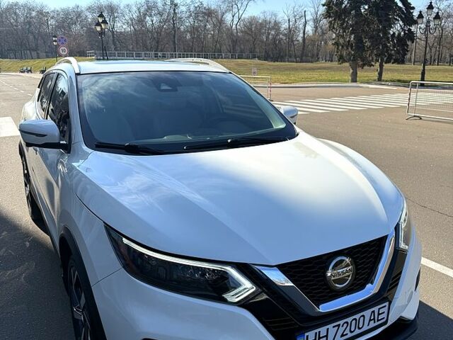 Белый Ниссан Rogue Sport, объемом двигателя 2 л и пробегом 27 тыс. км за 22900 $, фото 2 на Automoto.ua