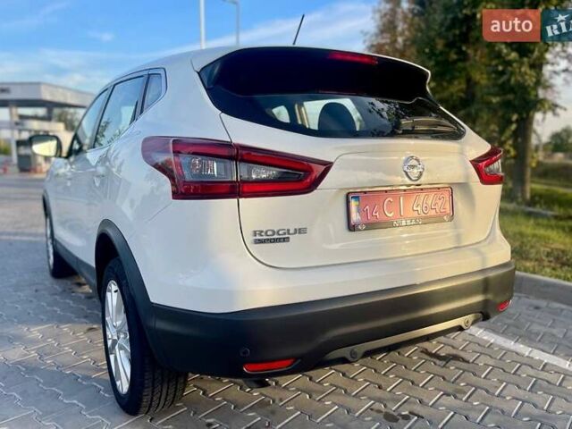 Белый Ниссан Rogue Sport, объемом двигателя 2 л и пробегом 101 тыс. км за 16700 $, фото 15 на Automoto.ua