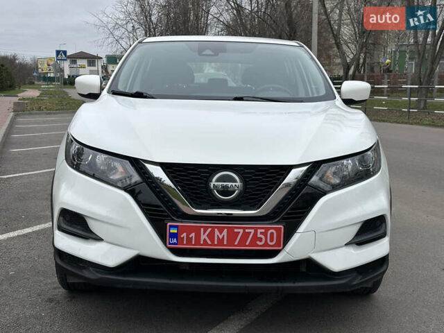 Белый Ниссан Rogue Sport, объемом двигателя 2 л и пробегом 111 тыс. км за 15500 $, фото 5 на Automoto.ua