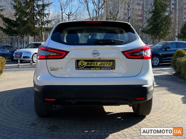 Білий Ніссан Rogue Sport, об'ємом двигуна 2 л та пробігом 74 тис. км за 16400 $, фото 5 на Automoto.ua