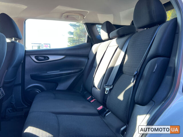 Білий Ніссан Rogue Sport, об'ємом двигуна 2 л та пробігом 74 тис. км за 16400 $, фото 11 на Automoto.ua