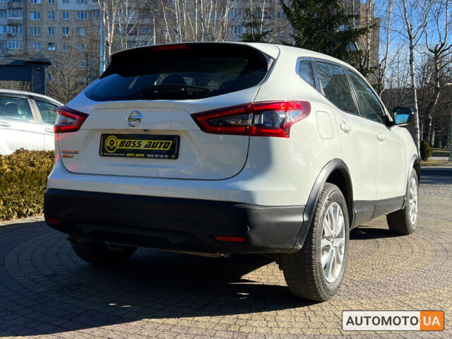 Білий Ніссан Rogue Sport, об'ємом двигуна 2 л та пробігом 74 тис. км за 16400 $, фото 6 на Automoto.ua