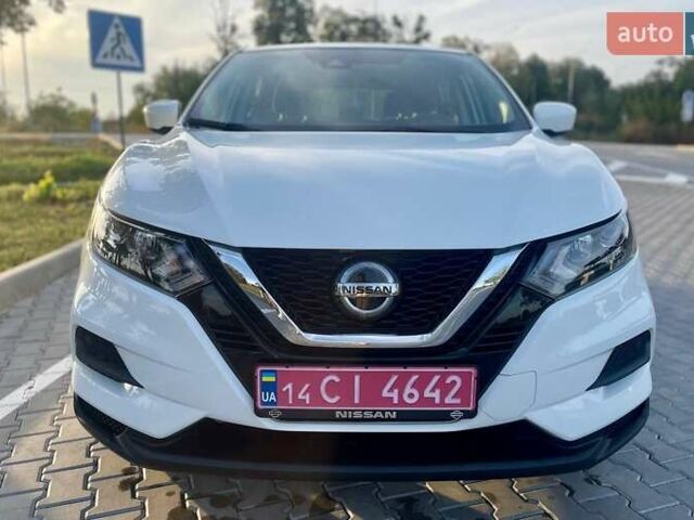 Белый Ниссан Rogue Sport, объемом двигателя 2 л и пробегом 101 тыс. км за 16700 $, фото 1 на Automoto.ua
