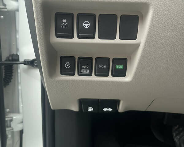 Белый Ниссан Rogue Sport, объемом двигателя 2 л и пробегом 29 тыс. км за 18000 $, фото 36 на Automoto.ua