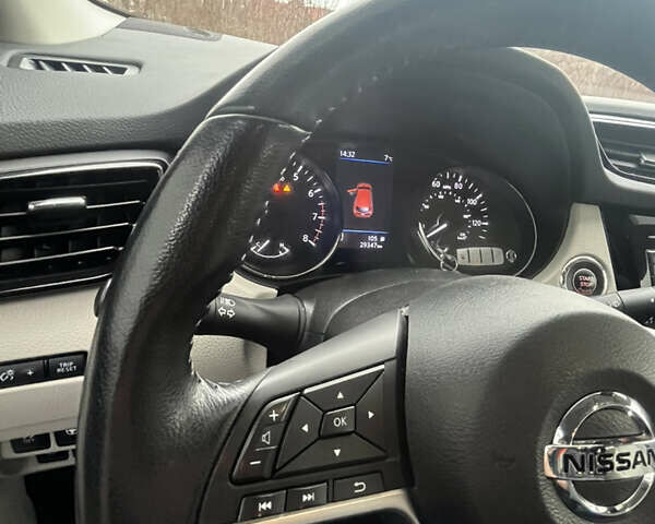 Белый Ниссан Rogue Sport, объемом двигателя 2 л и пробегом 29 тыс. км за 18000 $, фото 38 на Automoto.ua