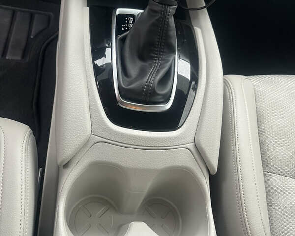 Белый Ниссан Rogue Sport, объемом двигателя 2 л и пробегом 29 тыс. км за 18000 $, фото 34 на Automoto.ua